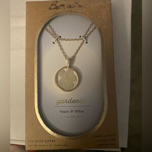 Bellissima Gardenia Gold Pendant Necklace